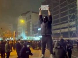 Welche Chance hat der Protest?: Die Menschen stehen mit dem Rücken zur Wand