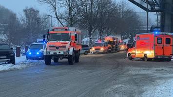 S-Bahn mit mehr als 500 Fahrgästen bleibt liegen – wichtige Strecke gesperrt