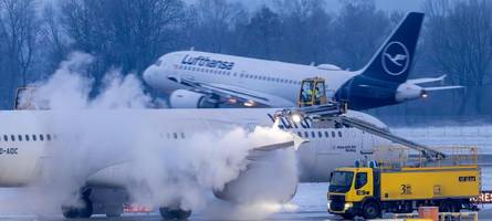 Glatteis, annullierte Flüge, geschlossene Schulen: So ist die Wetterlage in Bayern