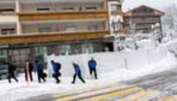 Brandunglück in der Schweiz: Anwalt von Brandopferfamilien will Gemeinde Crans-Montana verklagen