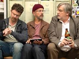 eine extrawurst für alle: in diesem tennisclub geht's nicht bloß um die wurst