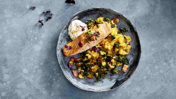 lachs mit steckrübenstampf und speckstippe