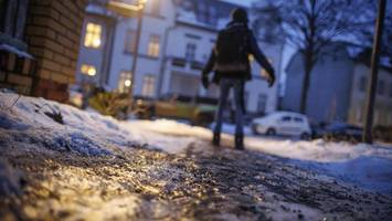 Extreme Glätte am Dienstag: Feuerwehr bilanziert hohes Einsatzaufkommen