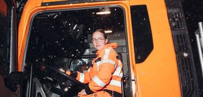 jasmin gerbich, 22, fuhr bei extremwetter das erste mal den schneepflug