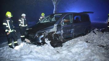 blitzeis: 16 unfälle, fünf verletzte, fünf totalschäden