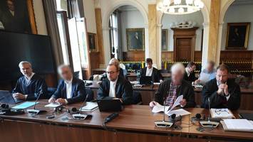 krebsarzt dr. f. zum zweiten mal vor der großen strafkammer