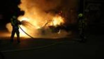 Brandstiftung: Hunderte Autos bei Brandstiftungen beschädigt