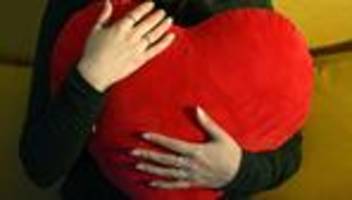 Folgen von Single-Leben: Langes Single-Dasein macht Jüngere langfristig unglücklicher