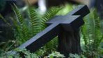 Lebenserwartung: Sterberate in Deutschland leicht rückläufig