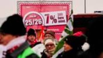 Tarifverhandlungen: Gewerkschaften kündigen Warnstreiks an Unis und Schulen an