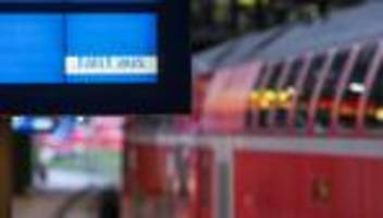 Verspätungen und Ausfälle: Bahn entschuldigt sich für Panne bei Entschädigungen