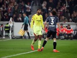 sge-boss krösche wütet lautstark: bei eintracht frankfurt brennt es lichterloh