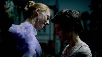 „smalltown girl“: einbruch in die eigene jugend