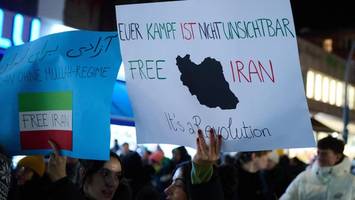 Hunderte demonstrieren in Berlin für Freiheit im Iran