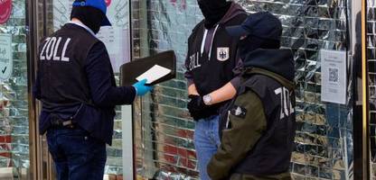 Großrazzia: Ermittler gehen gegen Schwarzarbeit in Nagelstudios vor