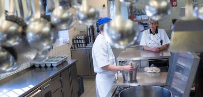 schleswig-holstein: häftlinge im gefängnis erhalten mehr mindestlohn