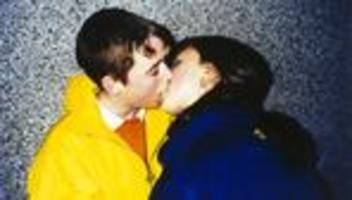 Aufklärung von Jungen: Wie sprechen Sie mit Ihrem Sohn über Sex und Respekt vor Frauen?