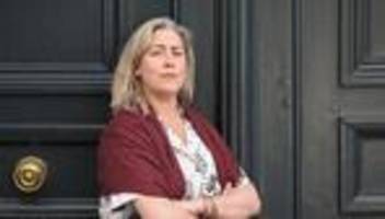 ich kämpfe für die wahrheit von caroline darian: was es heißt, tochter eines vergewaltigers zu sein