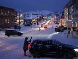 angst vor us-invasion: manche grönländer planen mögliche flucht von der arktisinsel
