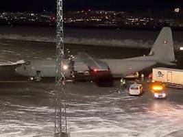 auch franzosen an bord?: militärflugzeug aus dänemark landet in grönland