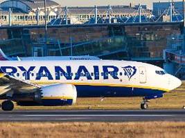 Neue Flüge von kleinen Airports: Ryanair zieht sich in Hamburg und Berlin weiter zurück