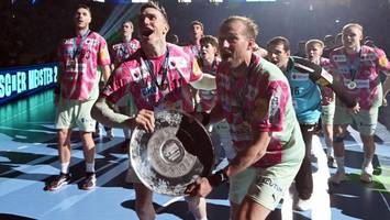 Einbruch bei Füchsen Berlin: Mutmaßliche Meisterschalen-Diebe gefasst