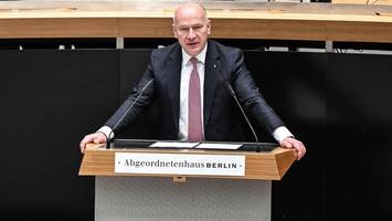 kritik am krisenmanagement: die zwei lehren aus kai wegners regierungserklärung