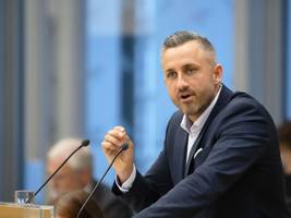 afd-wahlkampf in baden-württemberg: breite brust und rechtsextreme sprüche