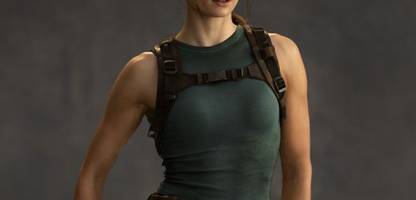Sophie Turner ist die neue Lara Croft – und zeigt sich in voller Montur