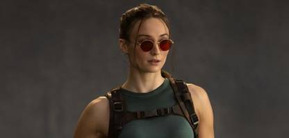 Sophie Turner ist die neue Lara Croft – und zeigt sich in voller Montur