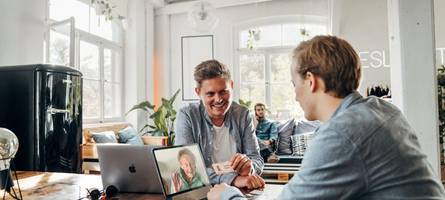 Oma geht online: Das Münchner Start-up Enna macht Senioren (fast) so digital wie ihre Enkel