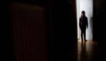 Gesundheit bei Kindern: Pandemie-Folgen: Tausende Teenager mit Angst und Panik