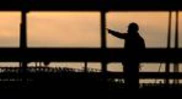 ihk-umfrage: niedersachsens wirtschaft wartet weiter auf erholung