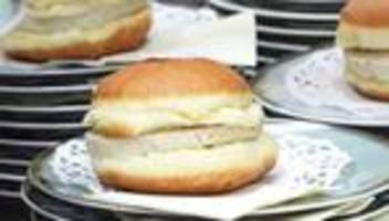 Narrenfrei: Närrisches Gebäck in München: Weißwurstkrapfen