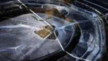 Rettungseinsatz: Feuerwehr rettet Jugendlichen aus zugefrorenem See