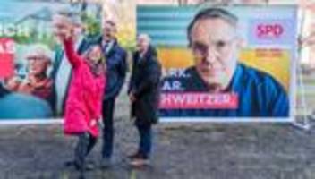 SPD Wahlkampf-Plakate: SPD setzt auf Wahlkampf-Slogan Aus Liebe zum Land