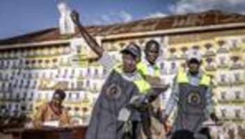 uganda: amtsinhaber museveni liegt bei präsidentschaftswahl in uganda vorn