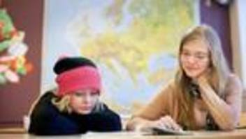 niko lamprecht: da wird honecker auch mal mit hitler verwechselt