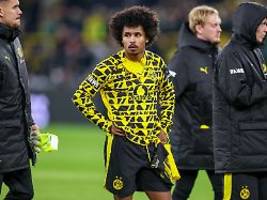 blitzflucht aus dem stadion: polarisierender bvb-star adeyemi sprintet in die sackgasse