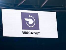 Umfrage unter Betroffenen: Bundesliga-Kapitäne empfinden VAR-Dauer als unverhältnismäßig