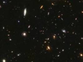 wachsende monster: rätsel der roten punkte im frühen universum womöglich gelöst