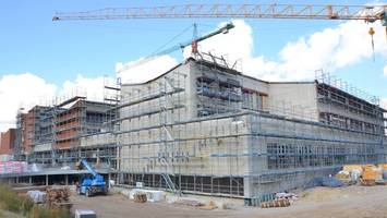 Kollabiert der Busverkehr wegen Berlins Riesenschule? Das sagt die BVG