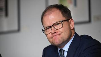 e-auto-förderung: kanzleramt bremst minister aus