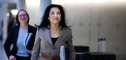 Katherina Reiche: Wirtschaftsministerin reagiert genervt auf Fragen nach Interessenkonflikten im Bundestags-Ausschuss