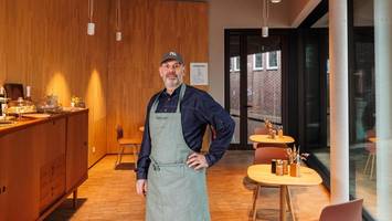 ex-sternekoch eröffnet ungewöhnliches restaurant in einer hamburger kirche