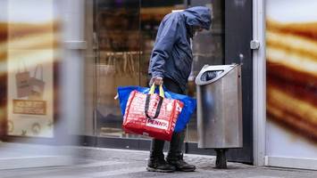 Pfandgeld von Grundsicherung abgezogen: Rentner (75) soll alles wiederbekommen