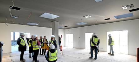 135 millionen euro und fast 60 firmen: das ist augsburgs größte schulbaustelle