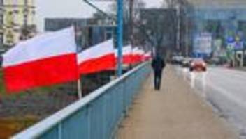 Doppelstadt Frankfurt-Slubice: Polnische Rechte provozieren an Oderbrücke mit Flaggen