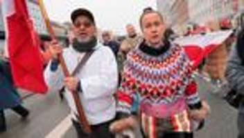 grönland: tausende dänen demonstrieren gegen trumps annexionspläne