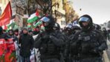 Linke Proteste: Schuster lobt Polizei nach Demonstrationen in Leipzig